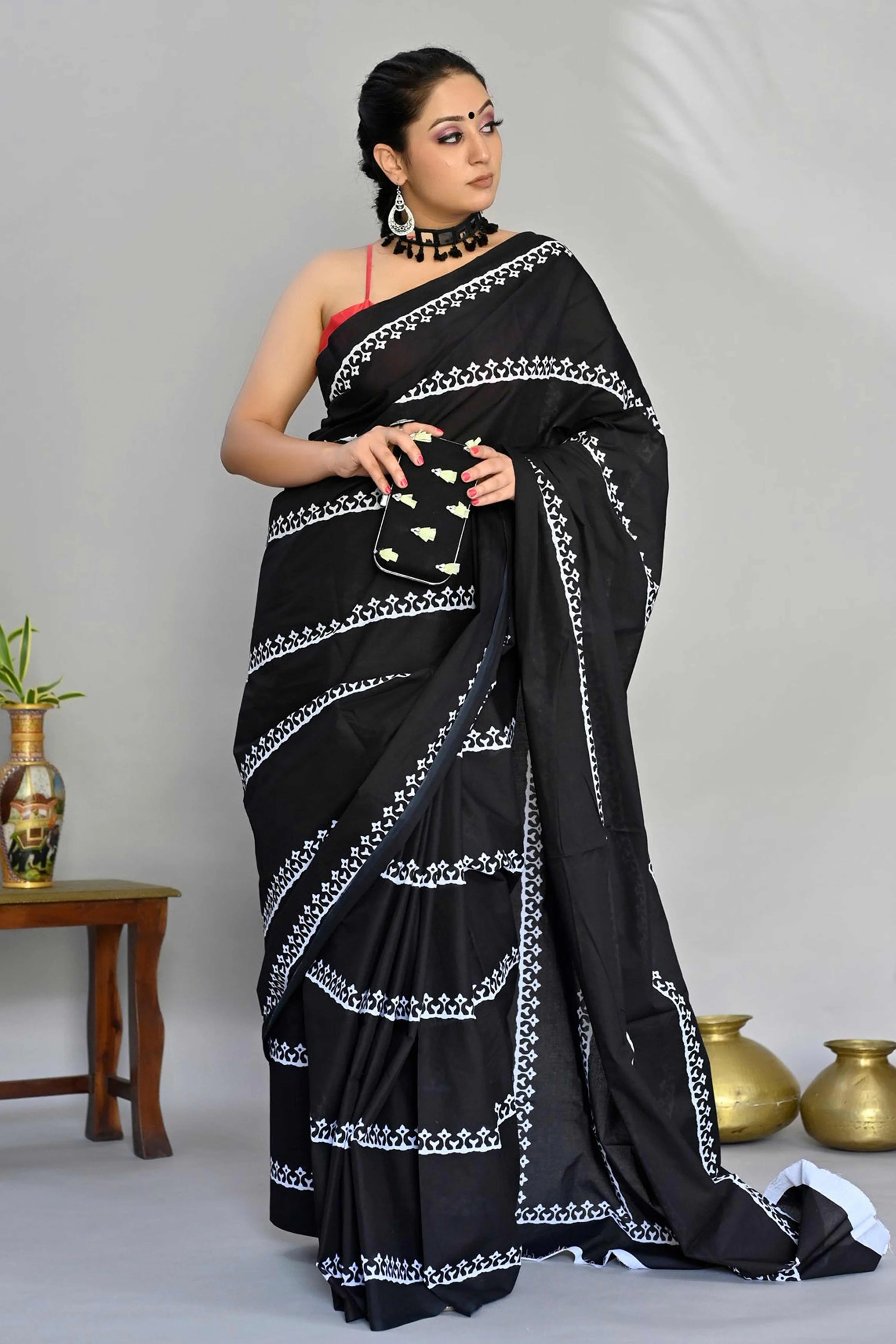 Mirmaya Black Striped Printed Linen Saree