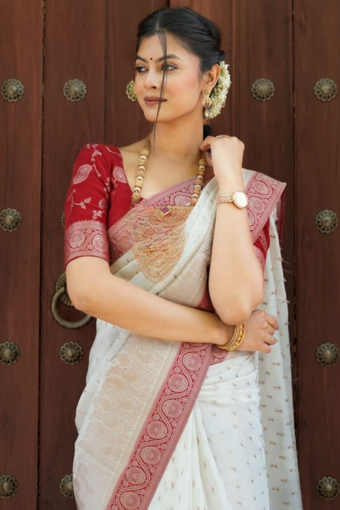 Mirmaya Admirable Off White Soft Silk Saree With Gossamer Blouse Piece